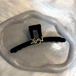 Elegant Black Hair Clip with Gold Accent